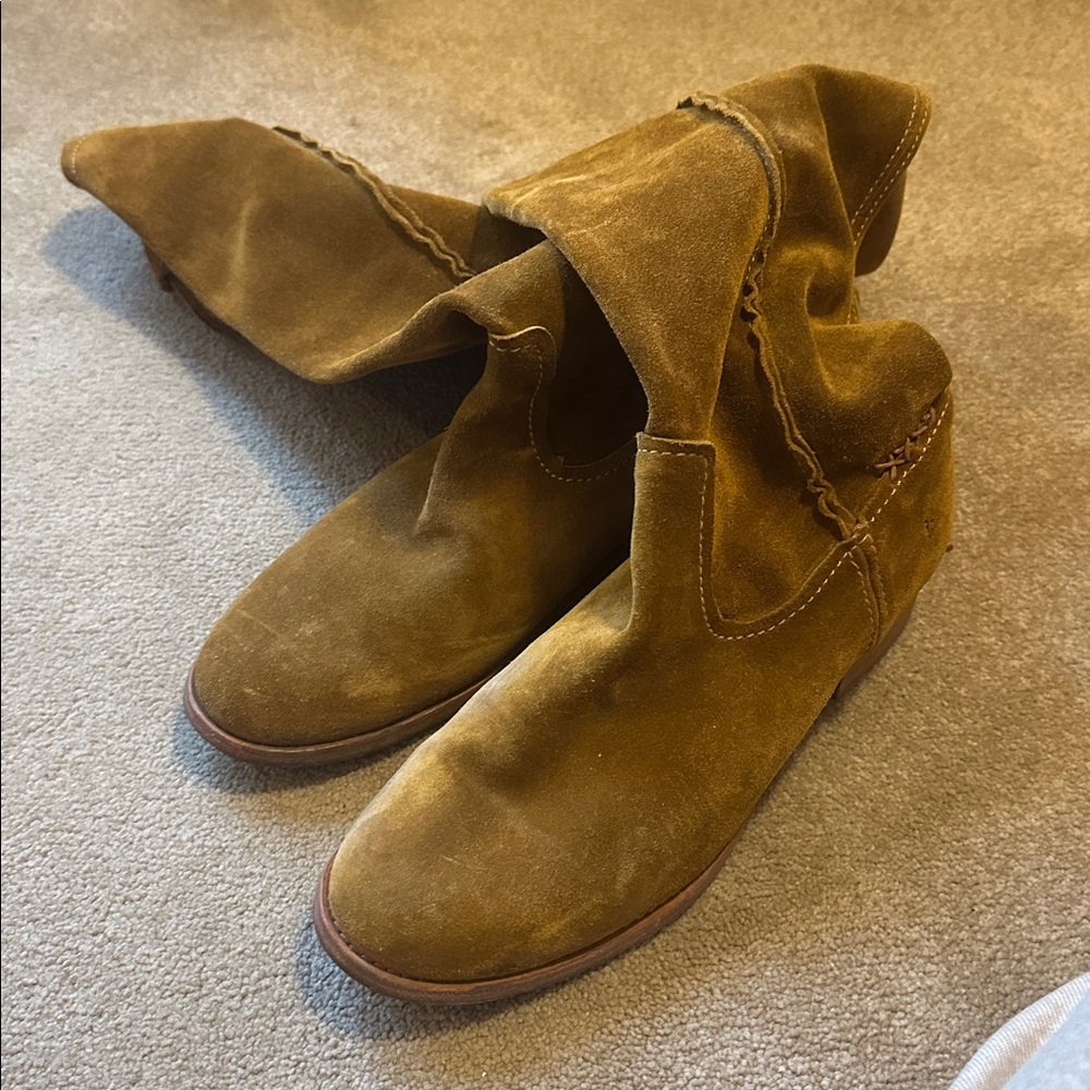 Frye Women's Tan Suede Boots